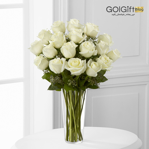 گل گیفت | تزیین گلدان رز سفید